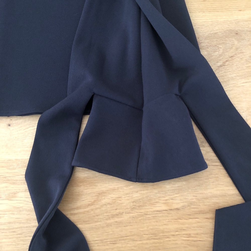 Ann Taylor Navy Top w/Tie Cuffs Size Medium - Picture 5 of 12